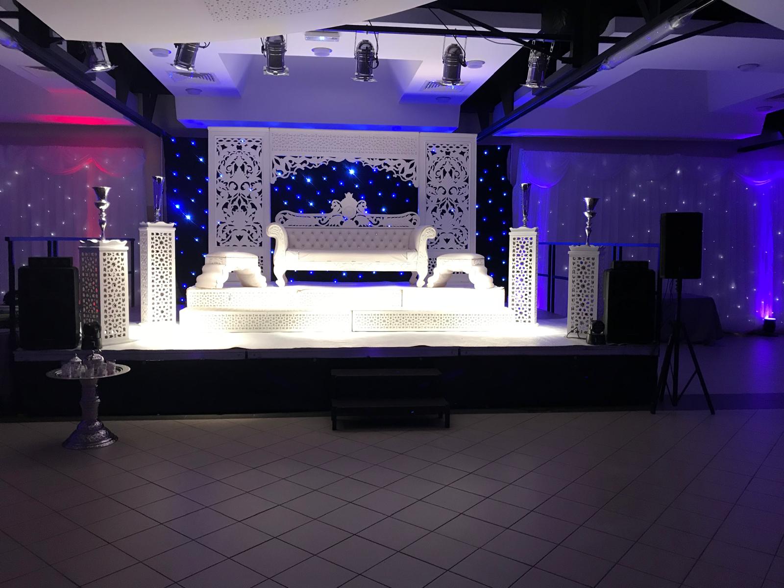 Salle de mariage décorée